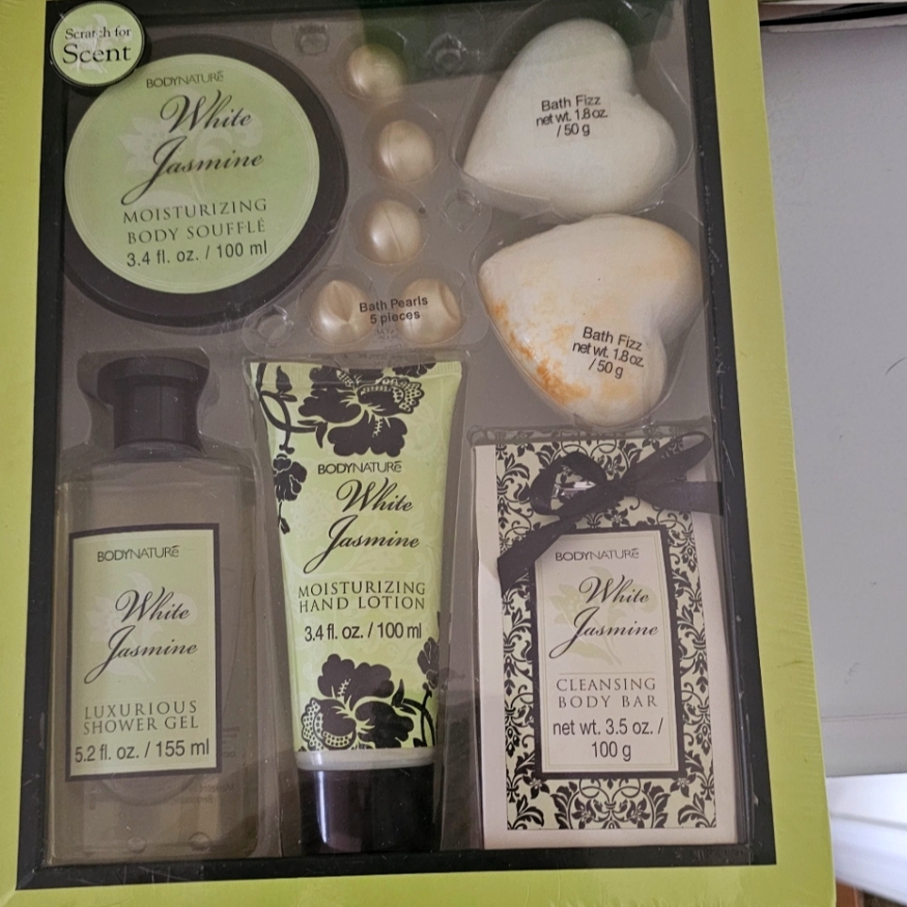 Vintage bath set by body nature